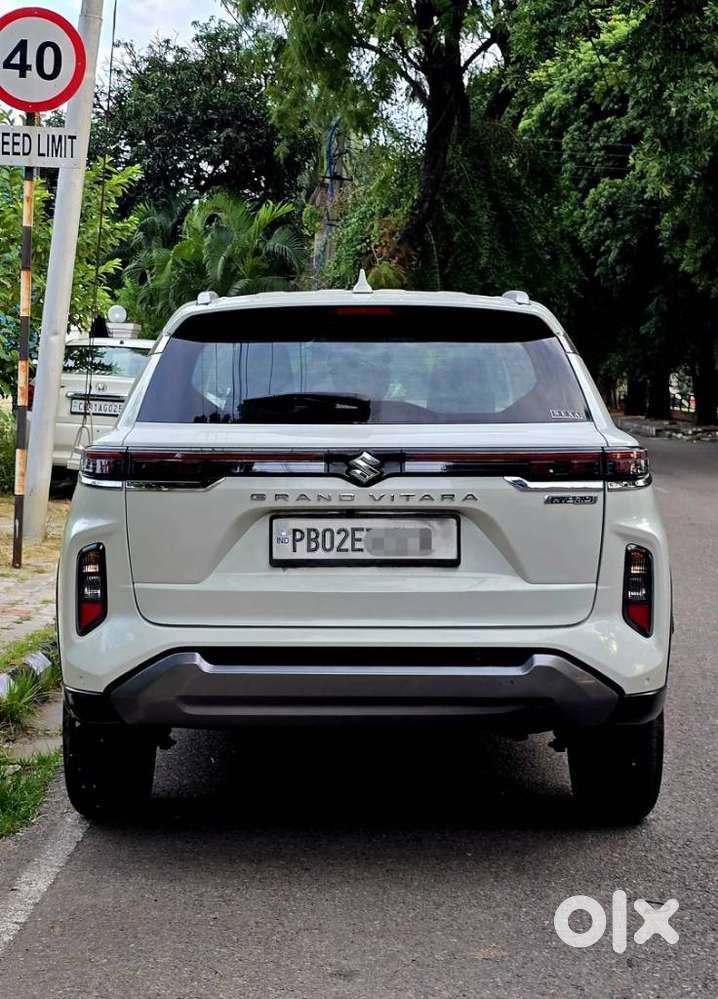 Maruti Suzuki Grand Vitara 1.5 Alpha Plus Intelligent Hybrid Ecvt, 2..