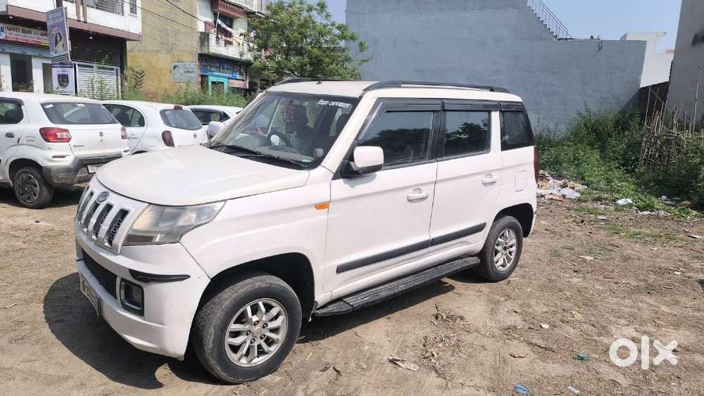 Mahindra Tuv 300 Mhawk100 T8 Dual Tone, 2015, Diesel