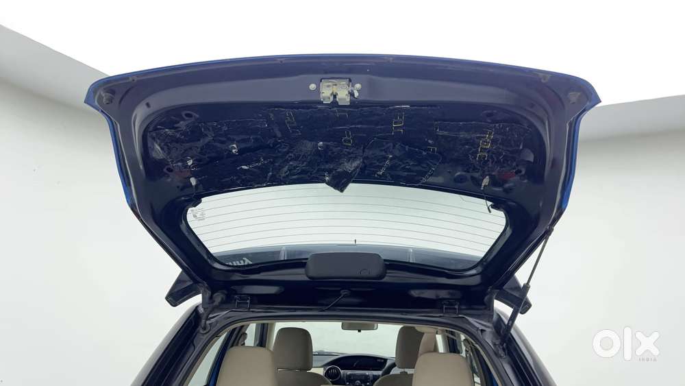 Toyota Etios Liva V Dual Tone, 2017, Petrol