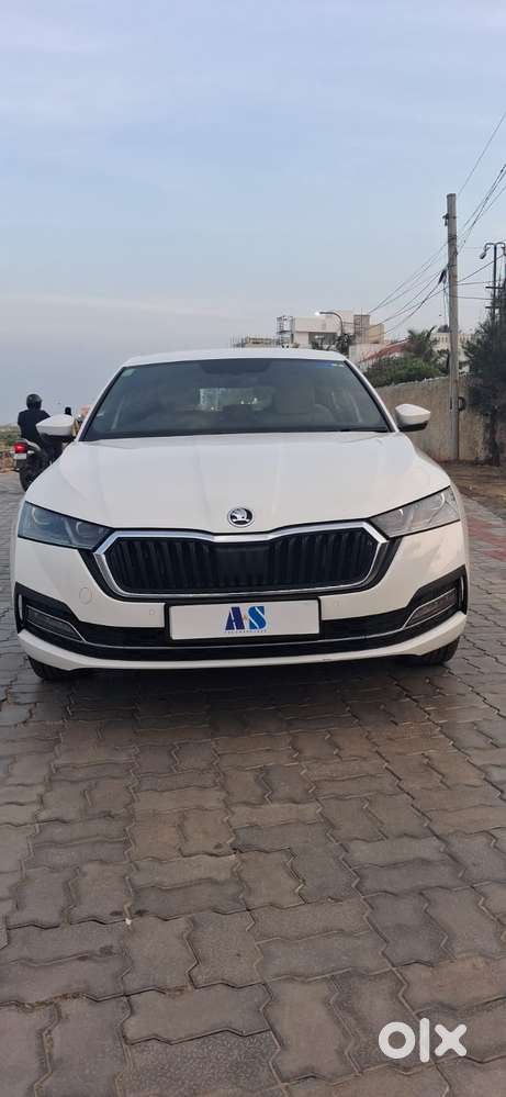 Skoda Octavia 2.0 L K Tsi At, 2022, Petrol