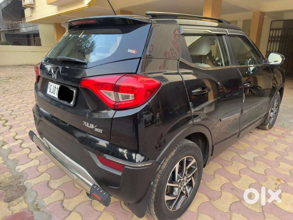 Mahindra Xuv300 W8(o) Diesel - Nov 2023  Excellent Condition