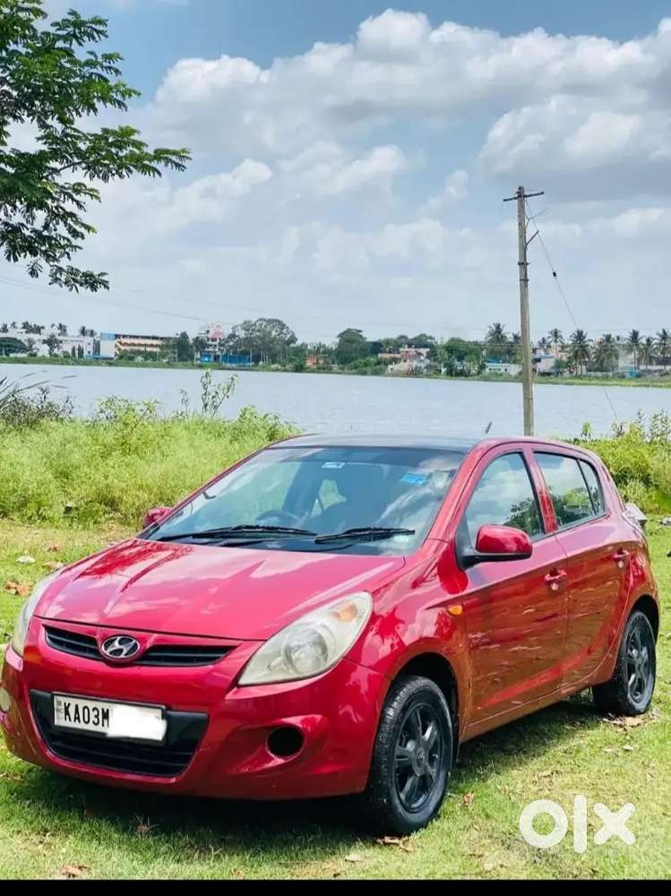I'm Selling My Hyundai I20 Asta Top End Model With Magwheela