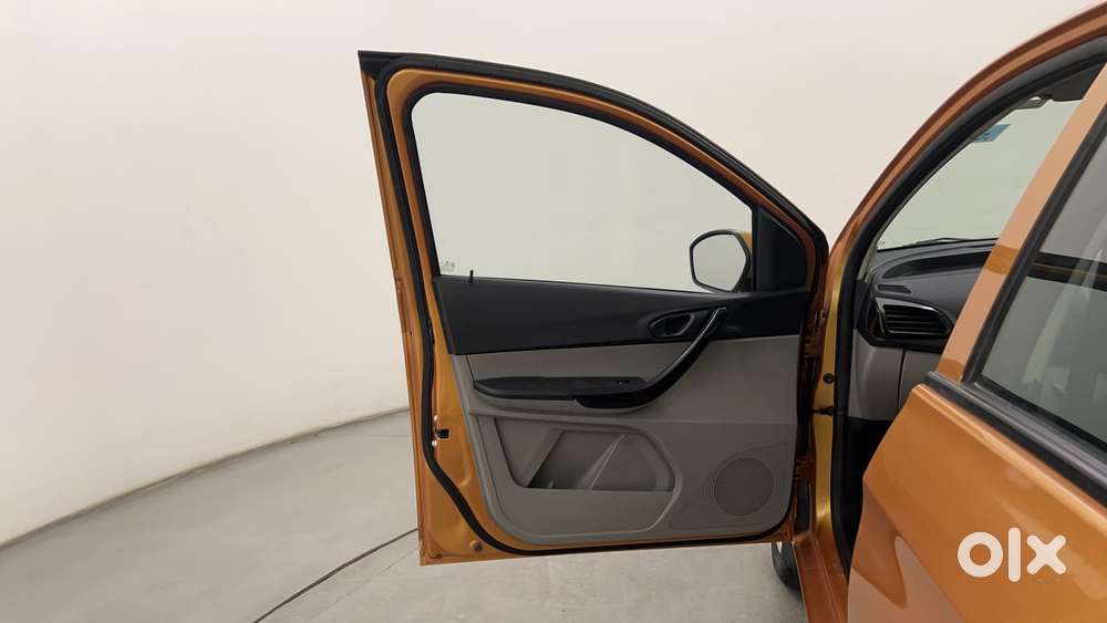 Tata Tiago 1.2 Revotron Xt, 2017, Petrol