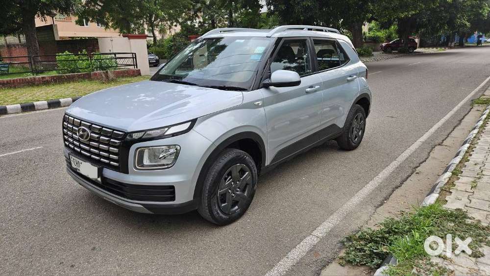 Hyundai Venue 1.2 S (o), 2023, Petrol