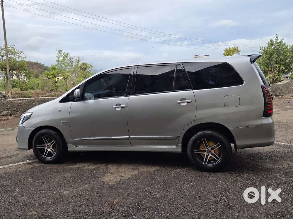 Toyota Innova 2016 Diesel Well Maintained