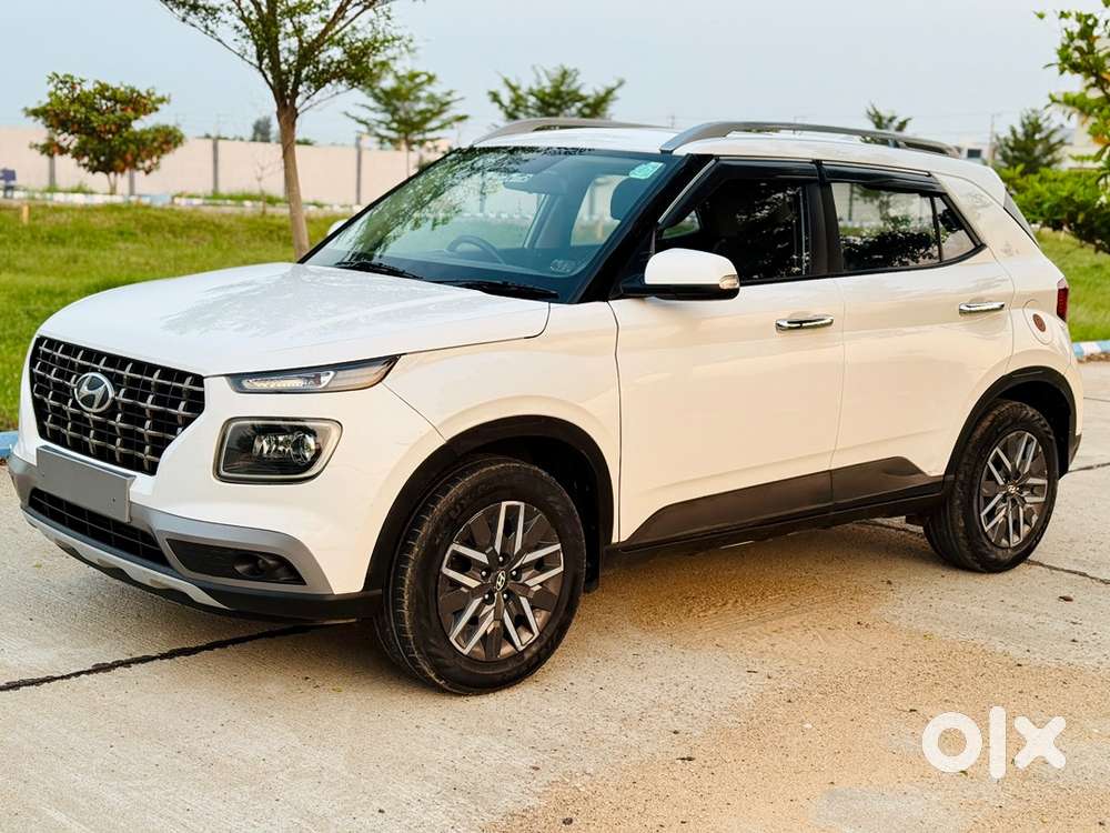 Hyundai Venue Diesel Very Used Sunroof Vehicle