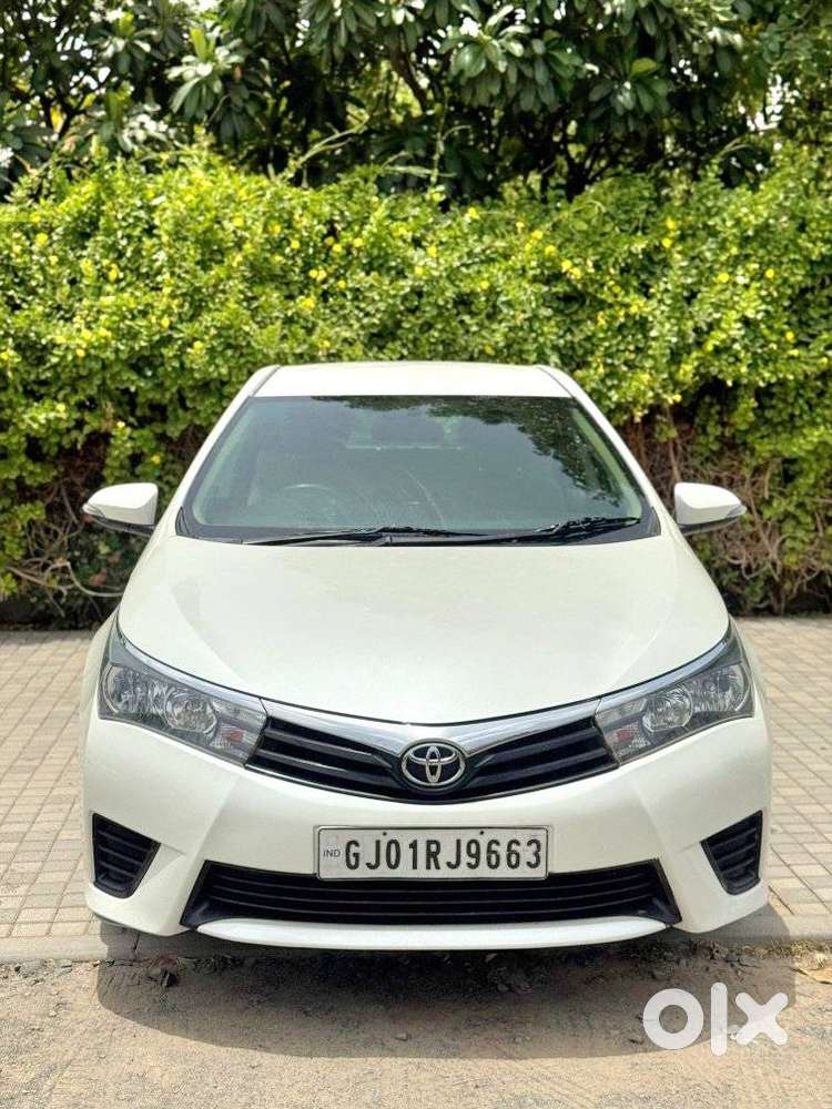 Toyota Corolla Altis 1.8 J, 2015, Petrol