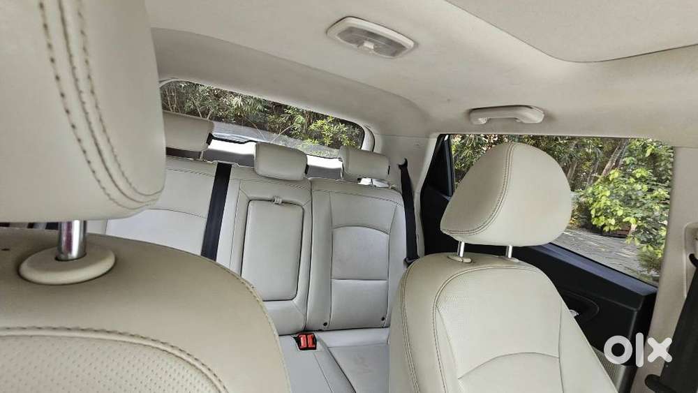 Mahindra Xuv300 1.2 W8 (o) Amt Petrol, 2020, Petrol