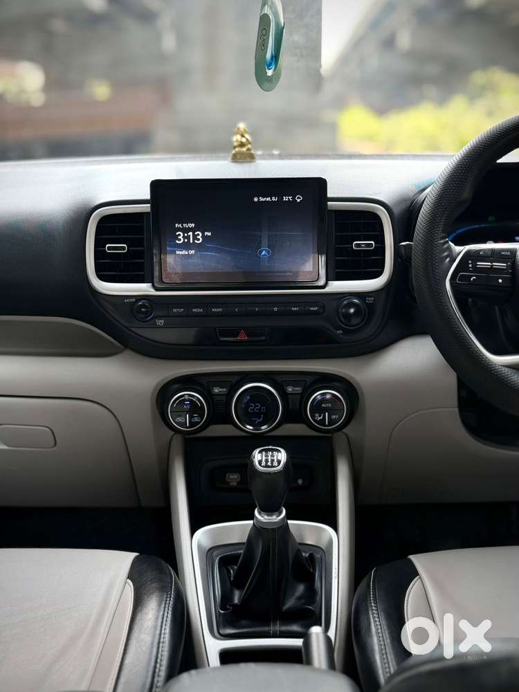 Hyundai Venue Sx Dual Tone, 2022, Cng & Hybrids