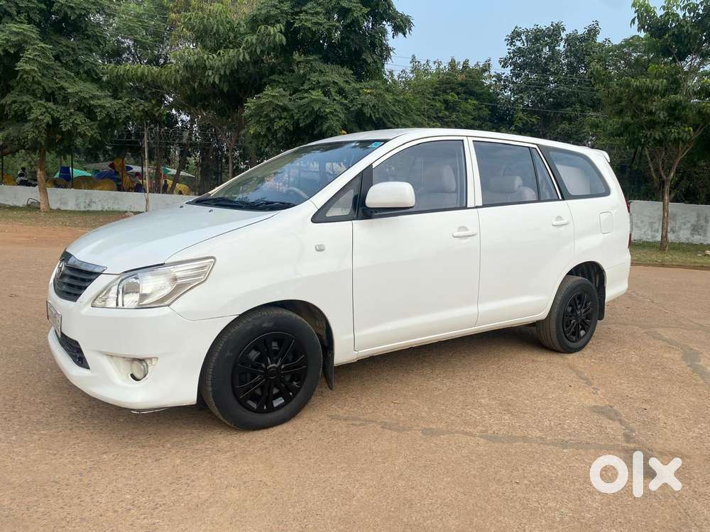 Toyota Innova 2.5 G (diesel) 8 Seater, 2016, Diesel