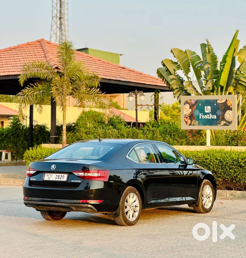 Skoda Superb Style 1.8 Tsi At, 2018, Petrol