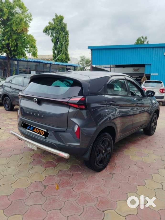 Tata Nexon Smart Plus1.2 Revotron Petrol 5 Mt, 2024, Petrol