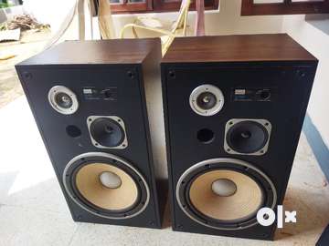 Vintage store speakers olx