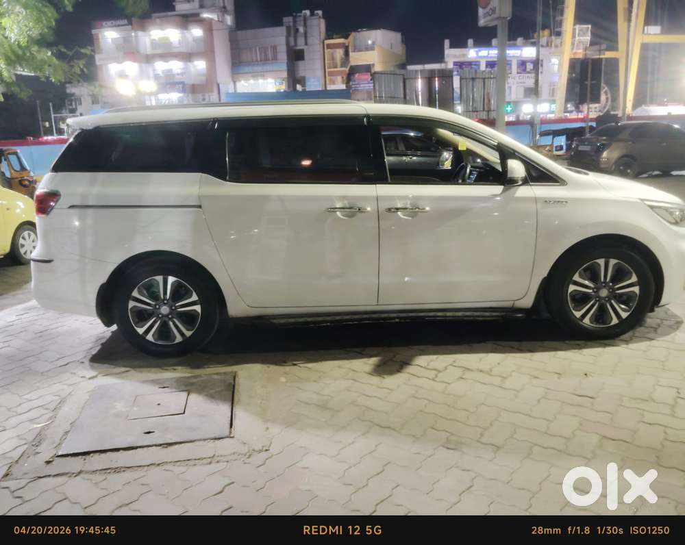 Kia Carnival Premium, 2020, Diesel