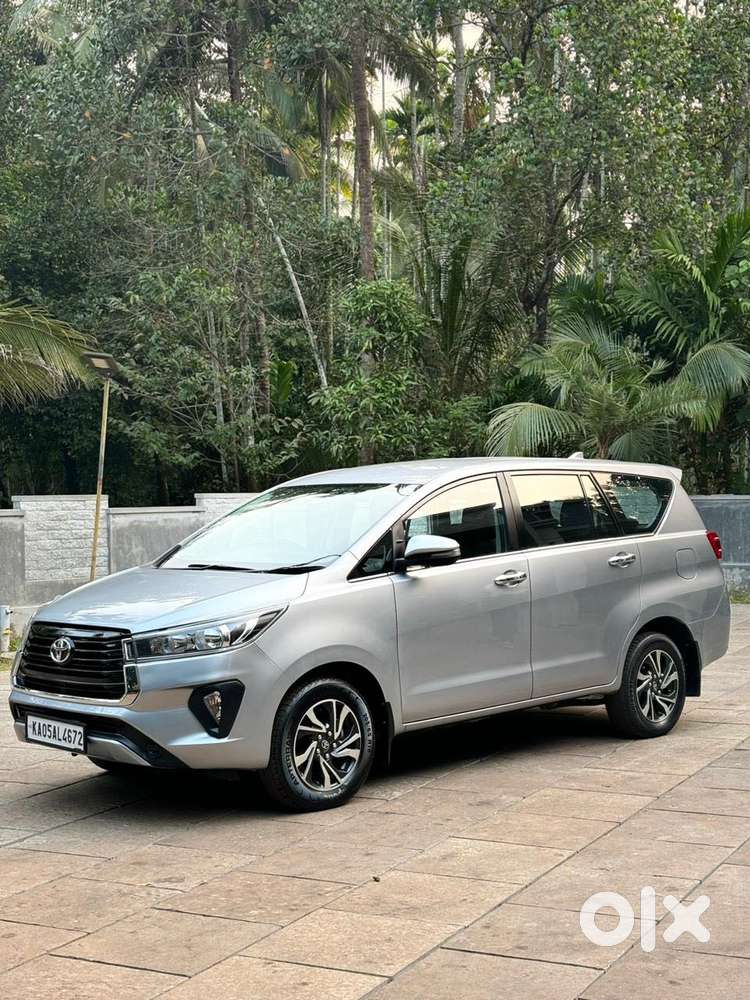 Toyota Innova Crysta 2.8 Gx At 8s, 2022, Diesel