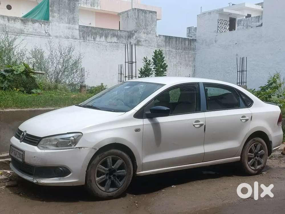 Volkswagen Vento 1.6 Petrol October/2011 Model