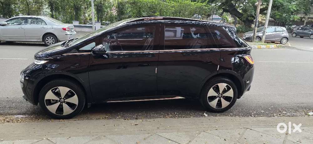 Mg Windsor Ev Essence 2025