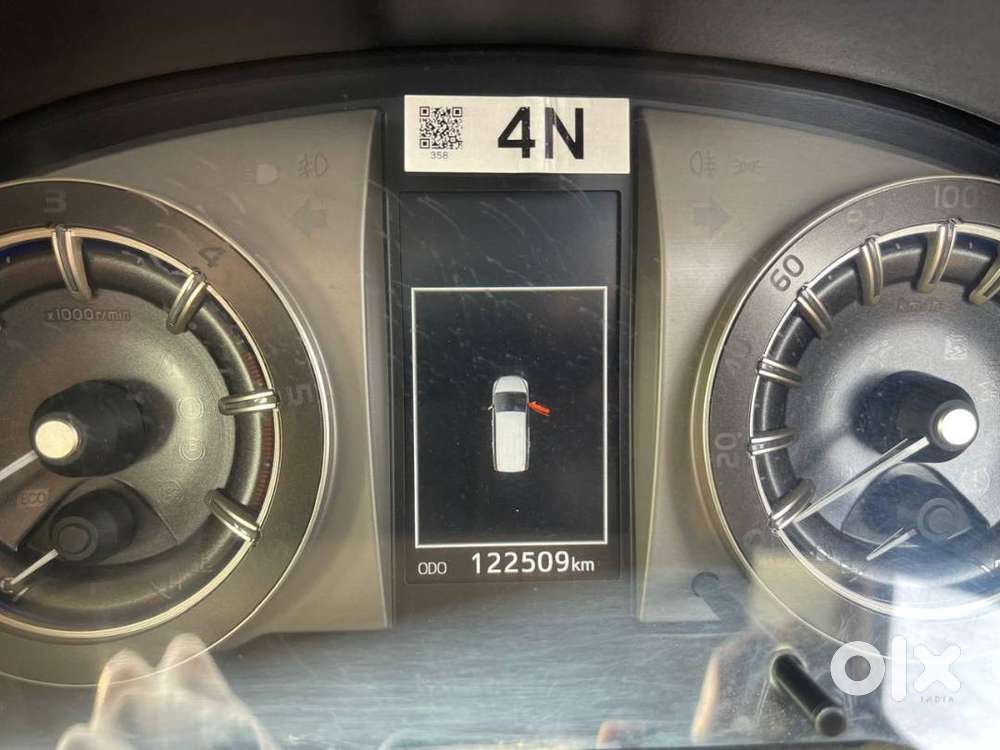 2019 Innova Crysta V Variant