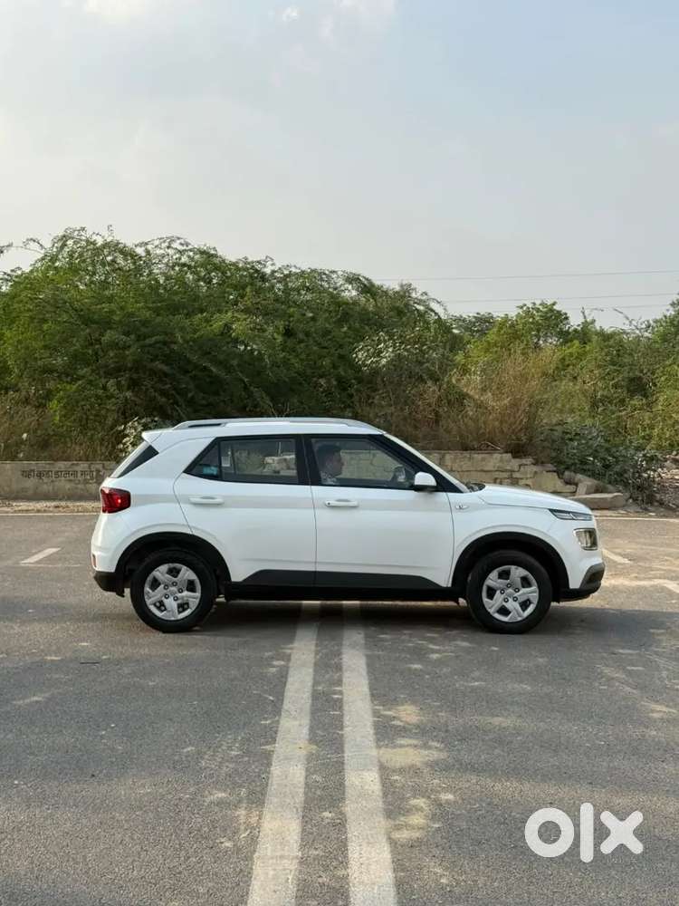 Hyundai Venue 2019 Cng