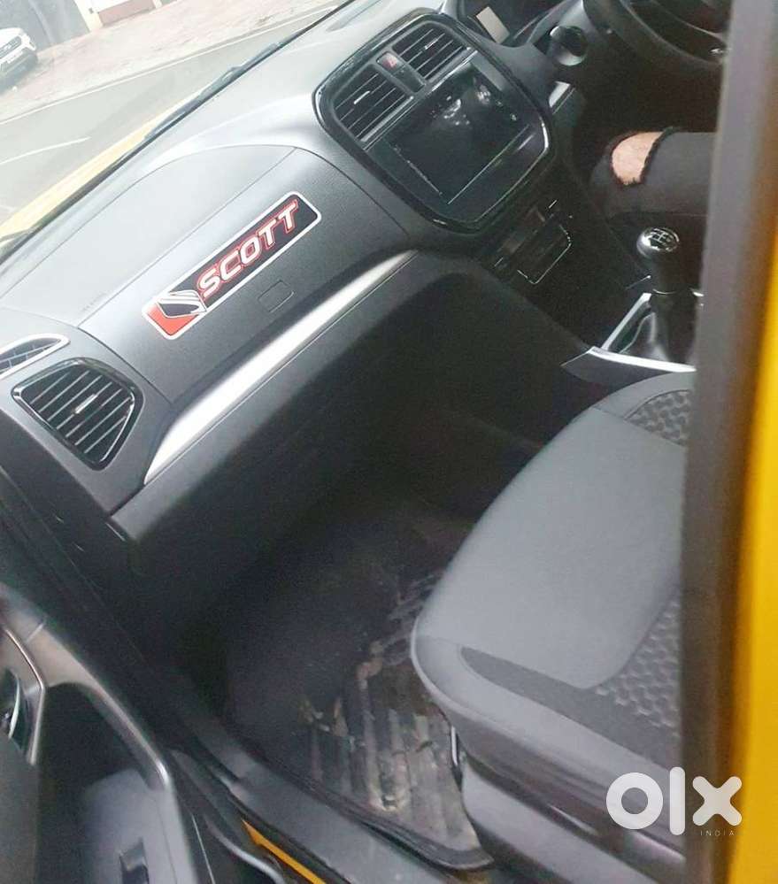 Maruti Suzuki Brezza Zdi+ Dual Tone, 2016, Diesel