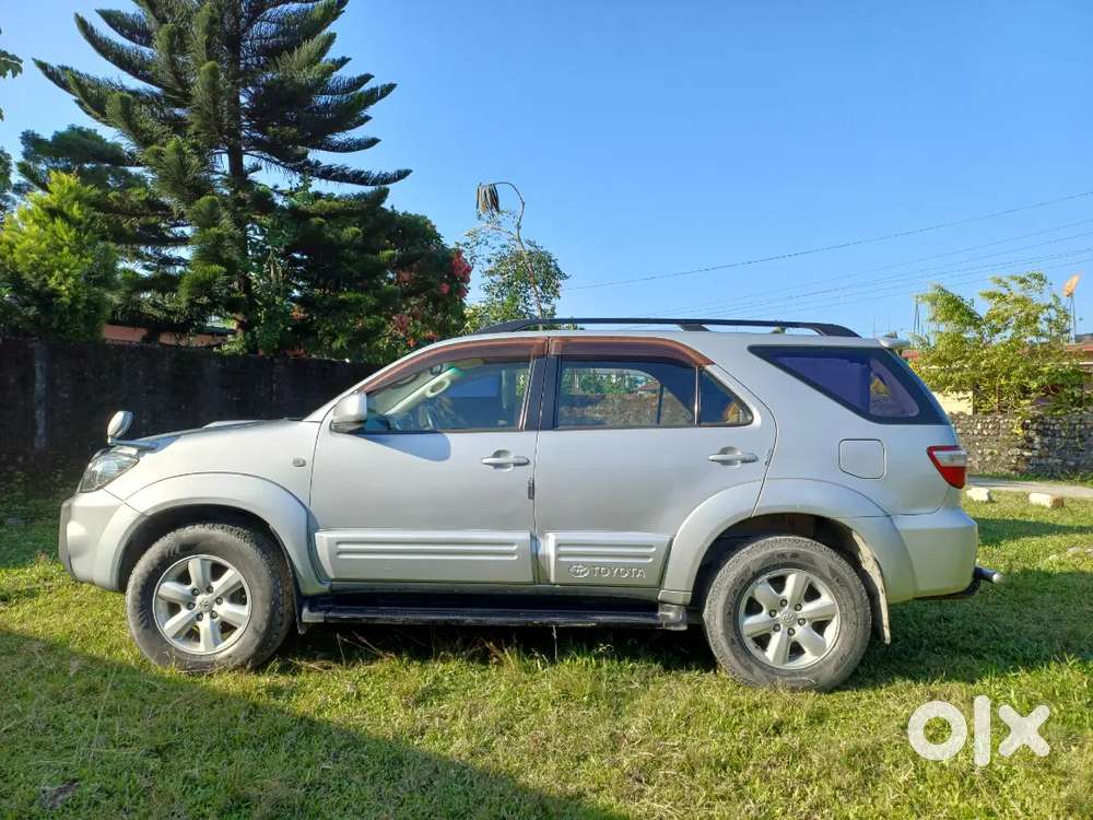 Toyota Fortuner 2011