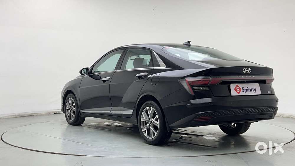 Hyundai Verna 1.5 Sx Petrol Mt, 2023, Petrol