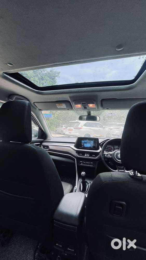 Maruti Suzuki Brezza 1.5 Zxi Plus Smart Hybrid, 2023, Cng & Hybrids