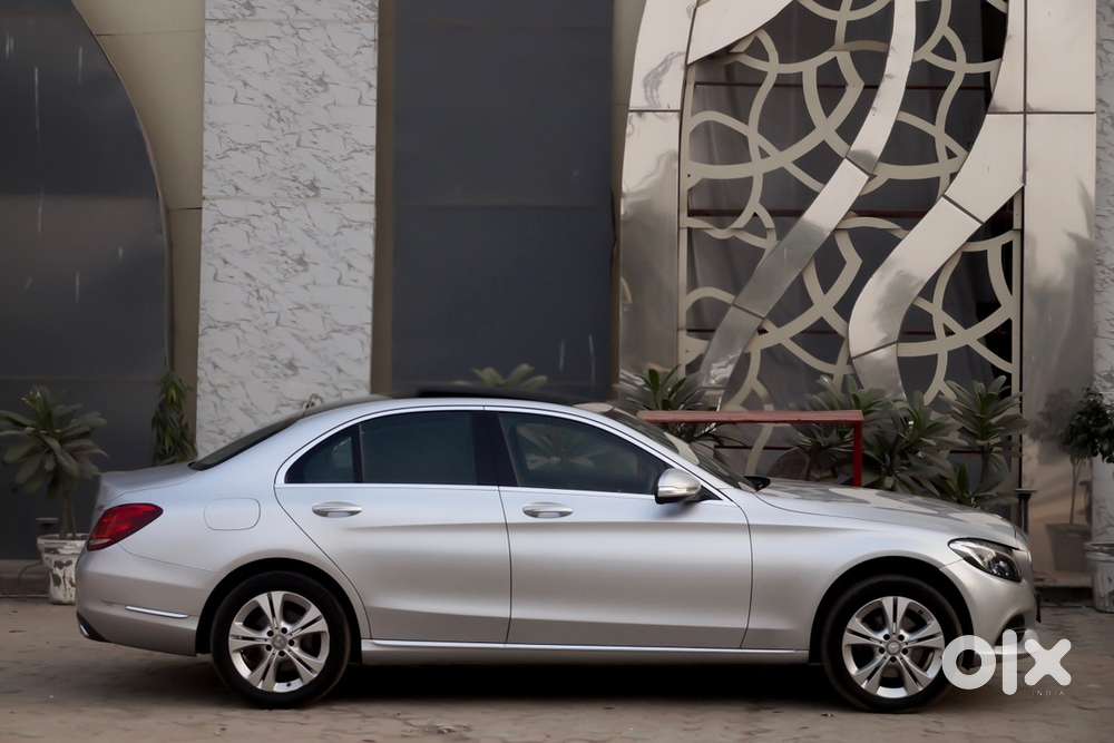 2015 Mercedes-benz C200 Avantgarde  Low Mileage  Panoramic Roof