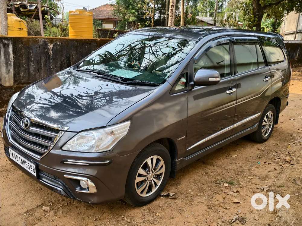 Toyota Innova 2015 Diesel Well Maintained