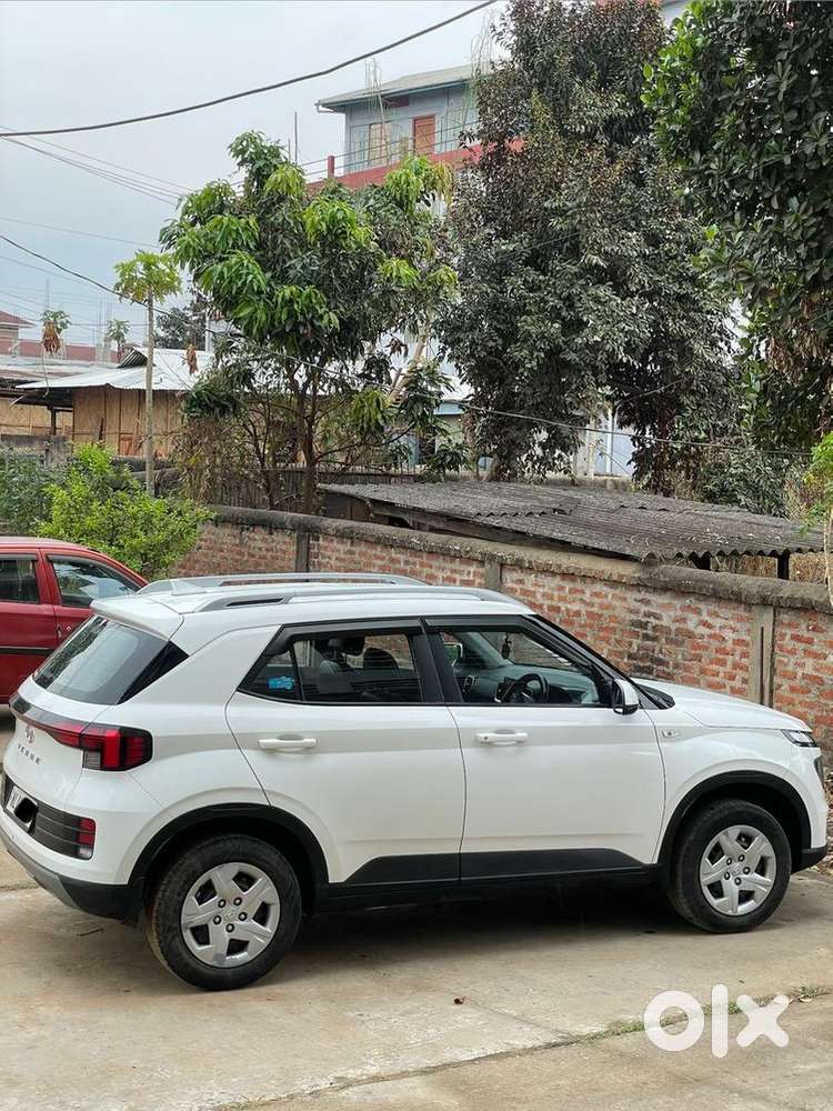 Hyundai Venue 2022 Petrol Well Maintained