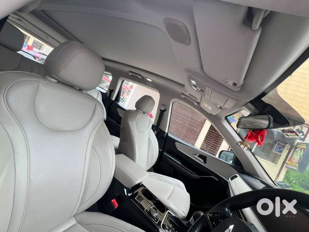 2026 Mahindra Xuv700 Ax7 At Luxury | Petrol | 14,200 Km | 2024 Make