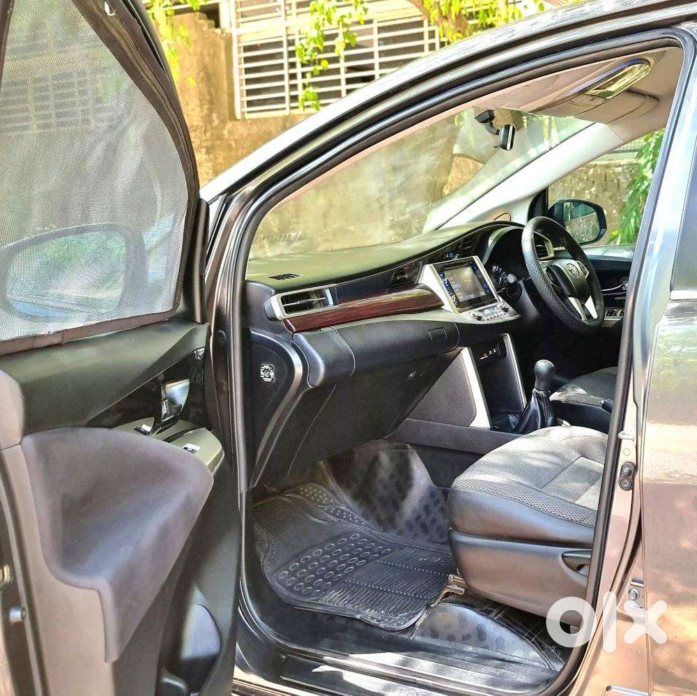 Toyota Innova Crysta 2.4 V 8 Str, 2017, Diesel