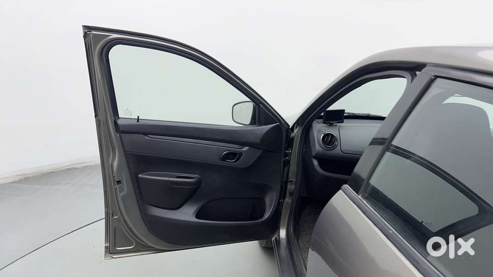 Renault Kwid 2019-ongoing 1.0 Rxt (o), 2018, Petrol