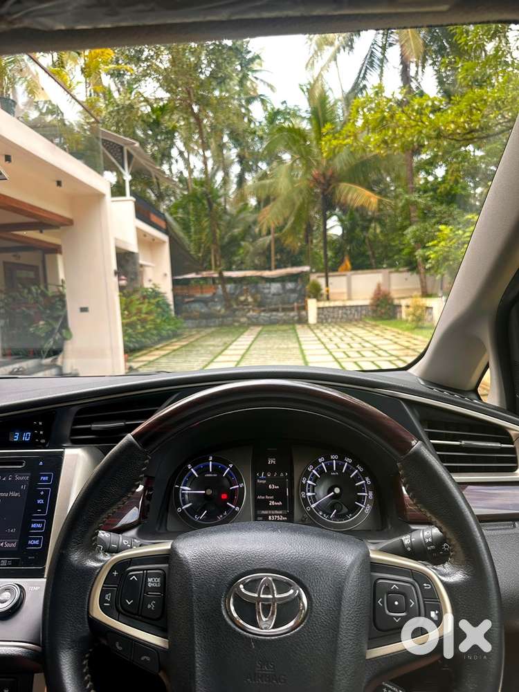 Toyota Innova Crysta 2.4 Z Manual 7 Seater