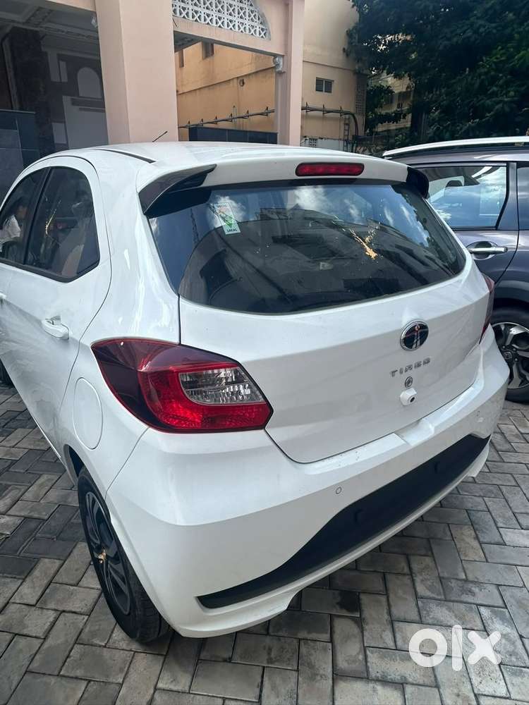 Tata Tiago Petrol Manual 2024
