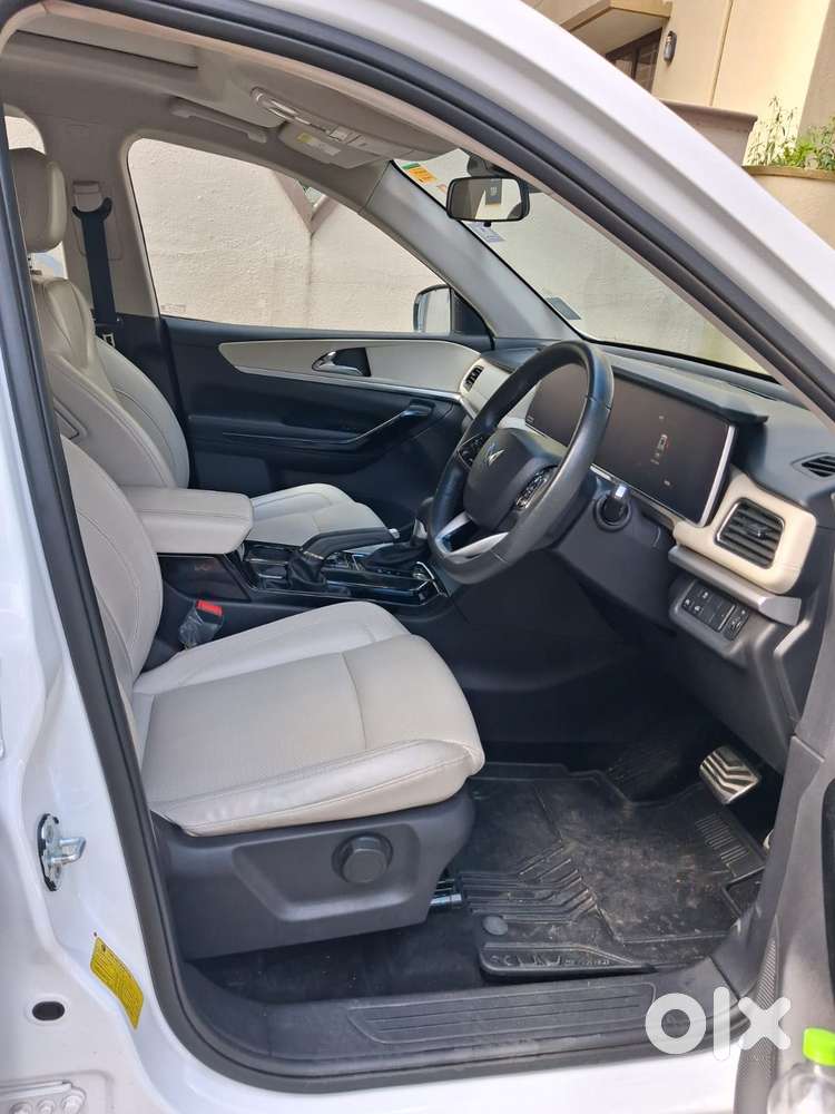 Mahindra Xuv700 2.2 Ax 7 Diesel At Str Awd, 2025, Diesel