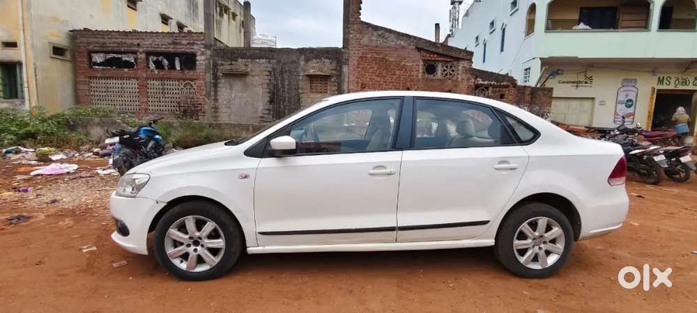 Volkswagen Vento Highline1.6diesel Mt 2011