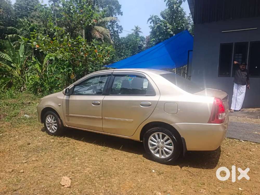 Toyota Etios 1.5 V 2011