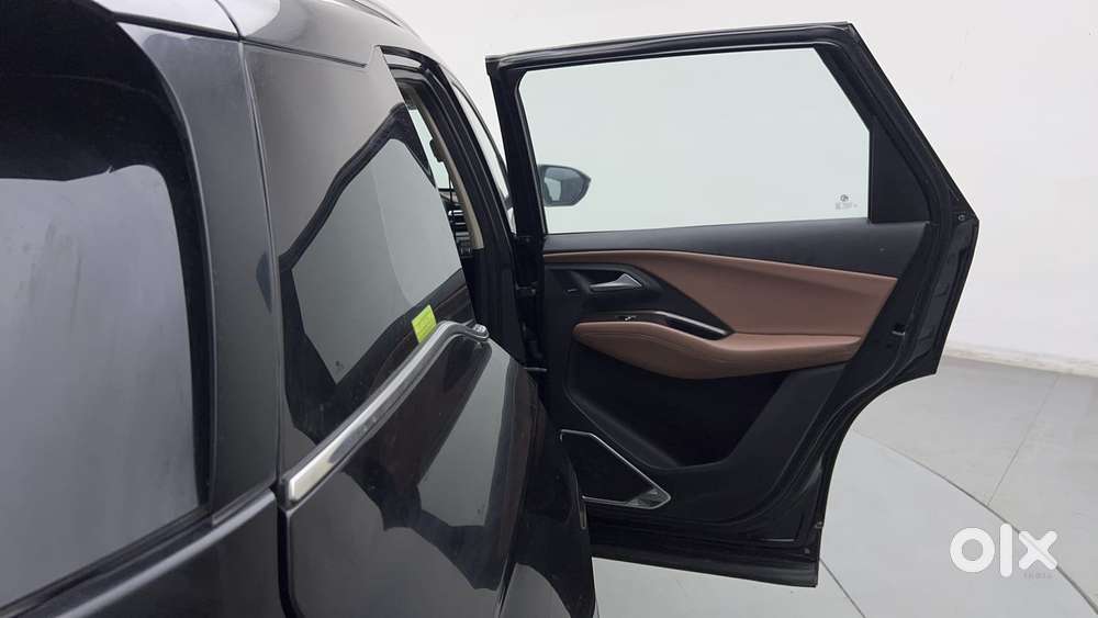 Mg Hector Plus Savvy Pro 1.5 Turbo Petrol Cvt 6 Str, 2023, Petrol