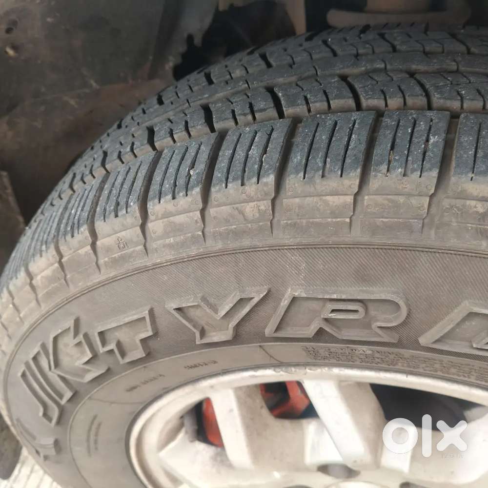 Mahindra Tuv 300 2017