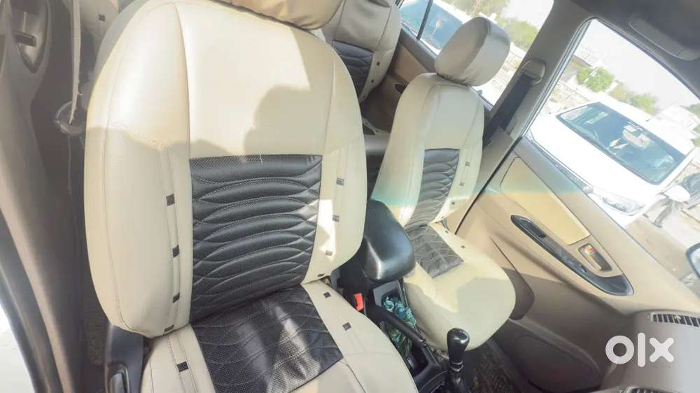 Toyota Innova 2.5 Le 2015