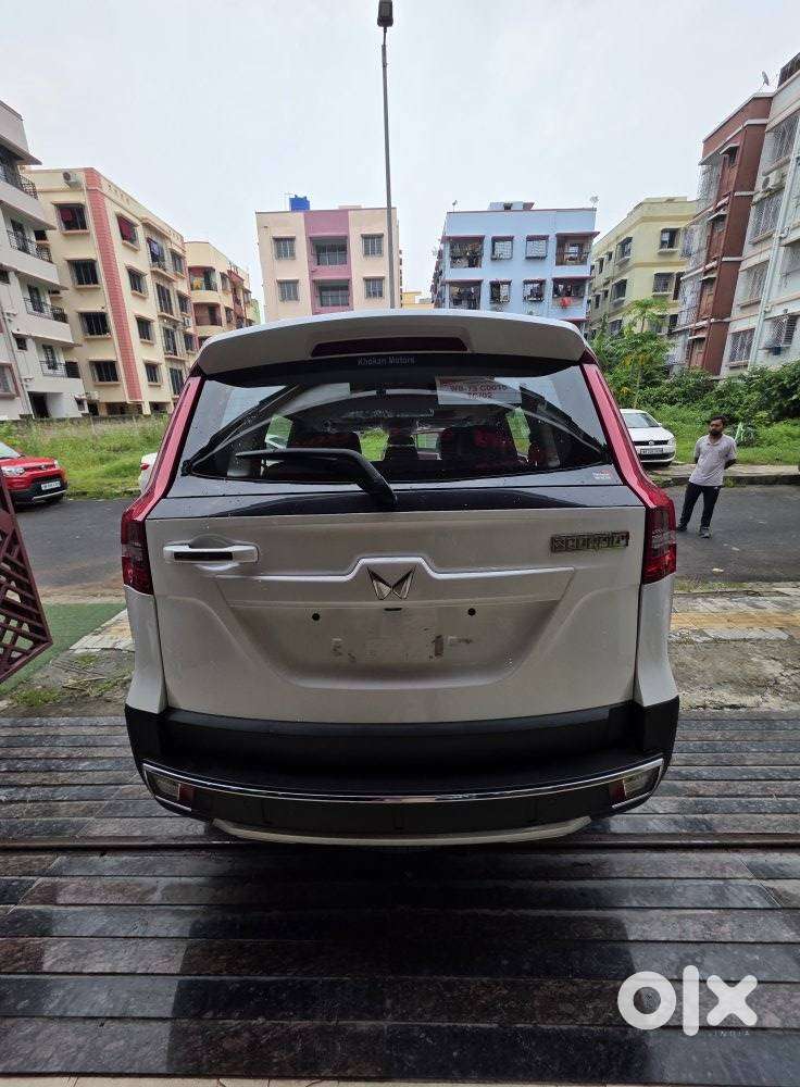 Mahindra Scorpio-n 2.0 Z8 Petrol At 7 Str, 2026, Petrol