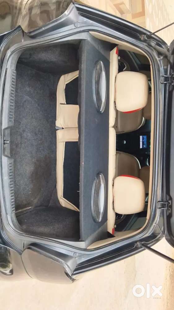 Volkswagen Polo 2010 (1.2)diesel 180000 Km Driven