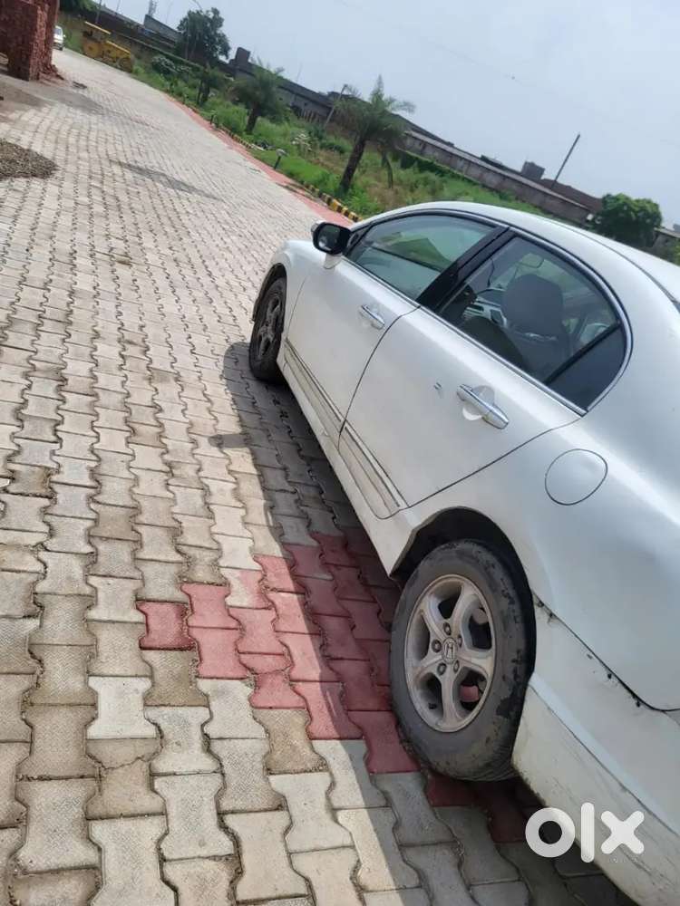 Also Add Cng  , Milage 26