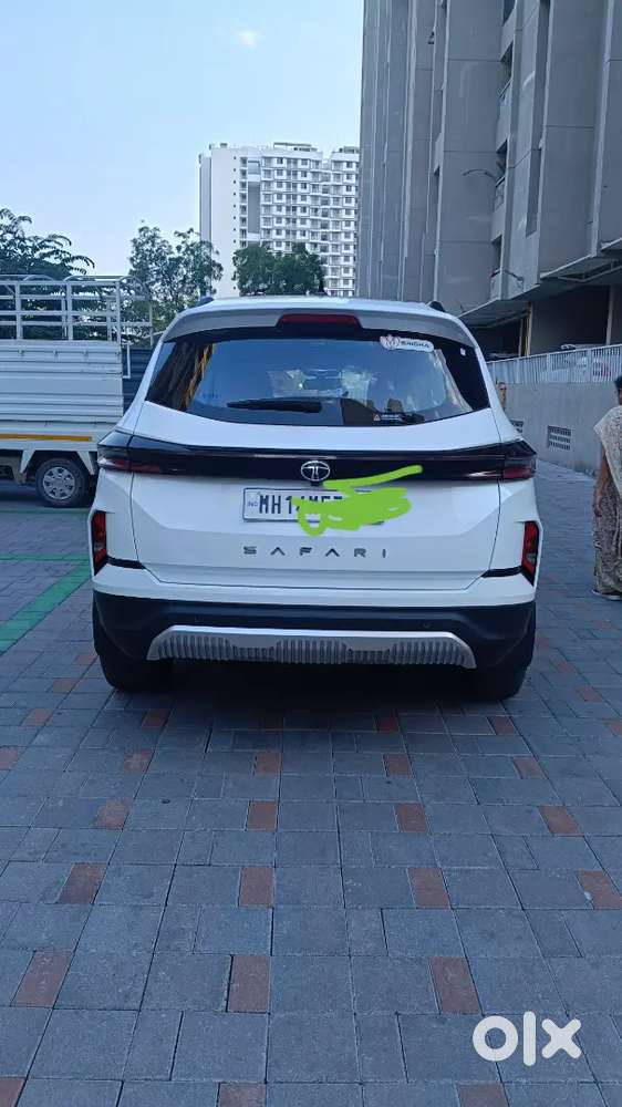 Tata Safari 2025, Top End,  Diesel 15900 Km Driven.