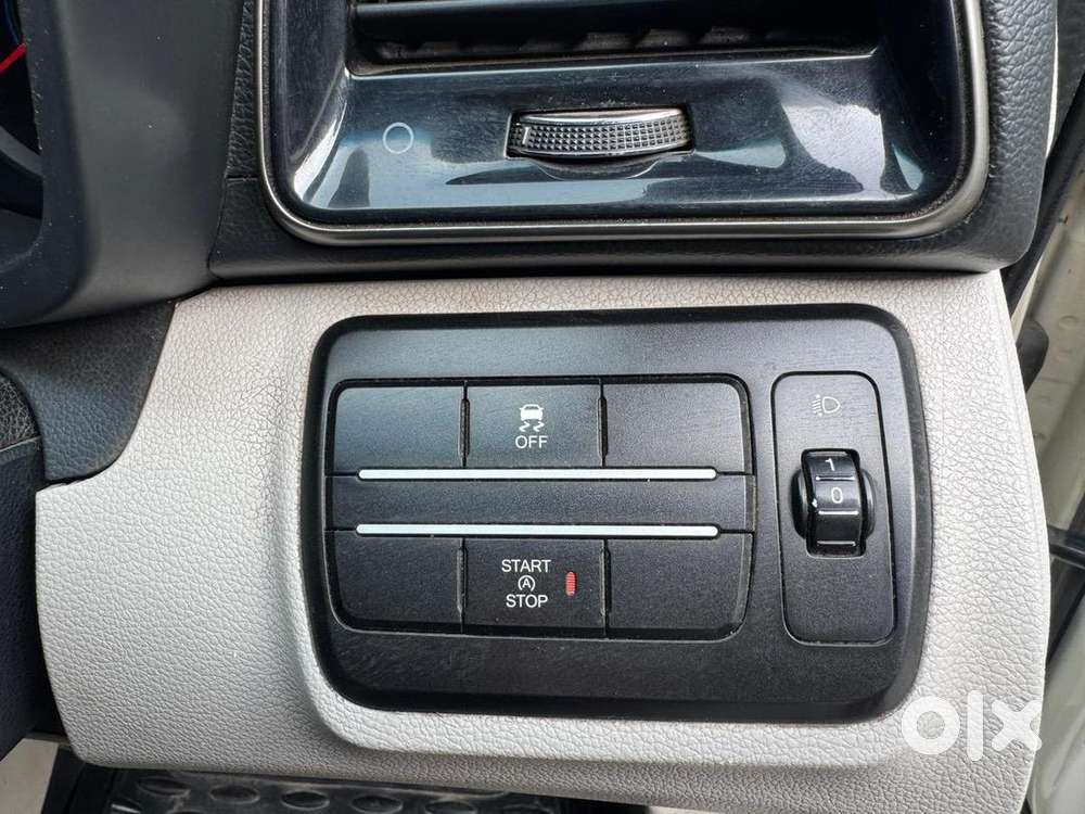 Mahindra Xuv300 2019 Top Model W8 Diesel 92000 Km Driven