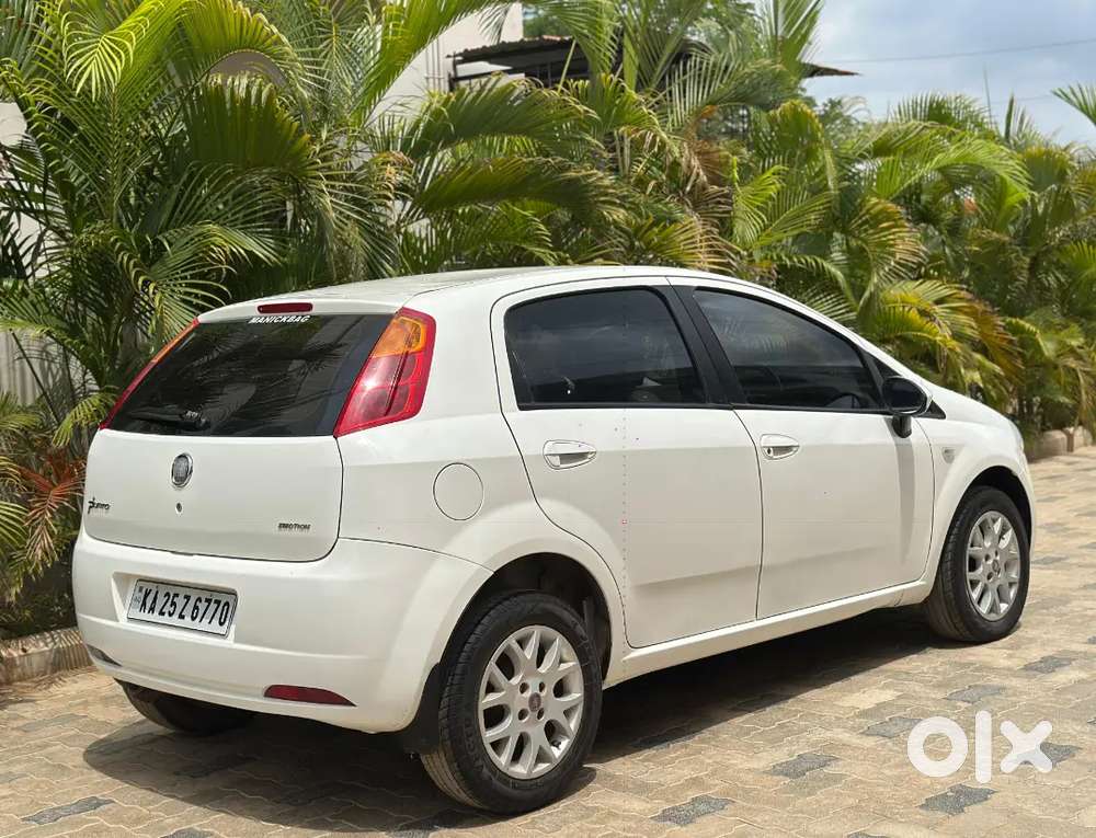Fiat Grande Punto 2012 Diesel 95000 Km Driven