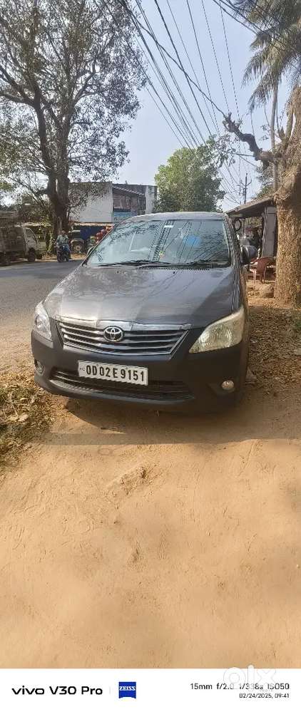 Toyota Innova 2012 Diesel 175000 Km Driven