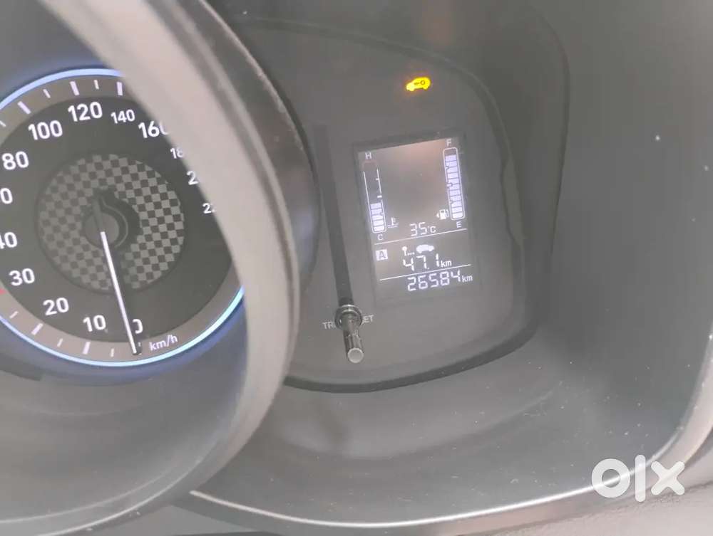 Hyundai Venue 2021 Petrol 26600 Km Driven