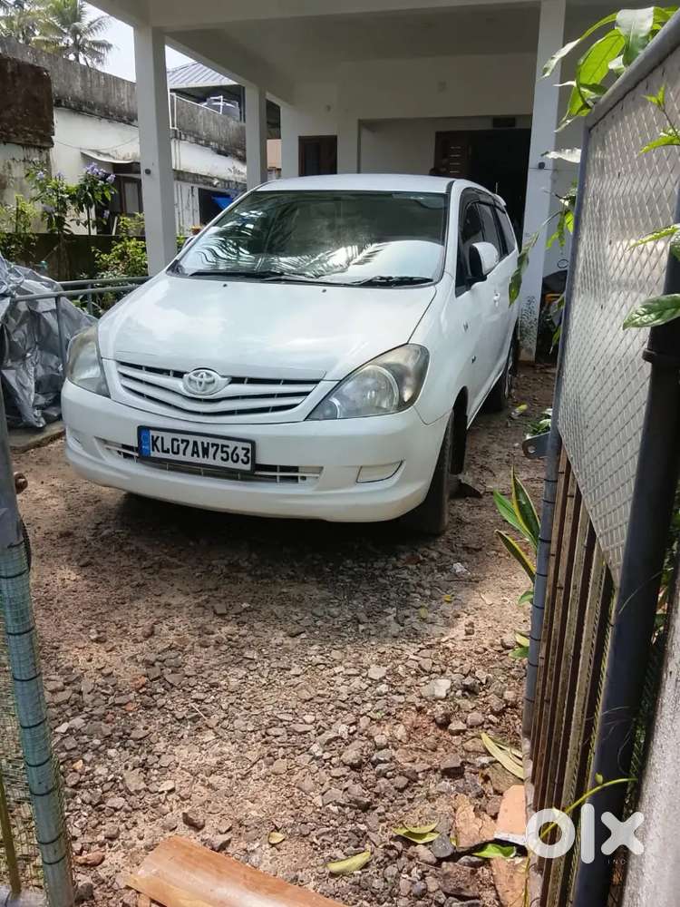 Toyota Innova Hycross 2.0 G-slf 2005